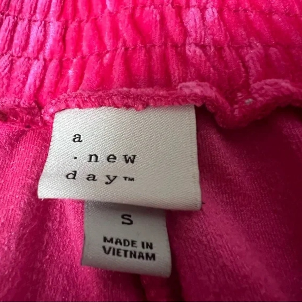 M155 // EUC A New Day Sz S Hot Pink Velour Trousers Pants Pockets & Pleats // S